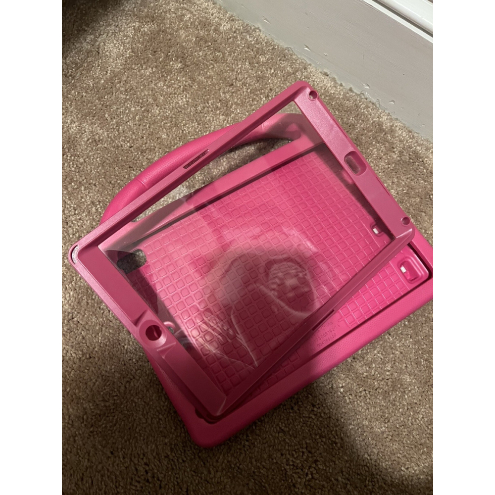 Ipad 5th /6th generation case Pink color 9.5”used